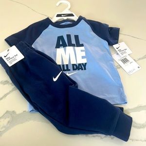 Nwt Nike 2 piece pants set